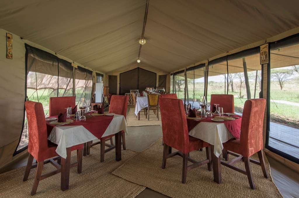 Karibu Camps And Lodges Sametu Camp Serengeti Robanda Restaurant bilde